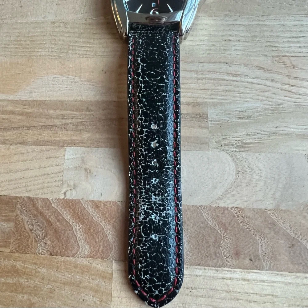 Vintage style Wilson’s leather silver tone black leather watch NEW BATTERY